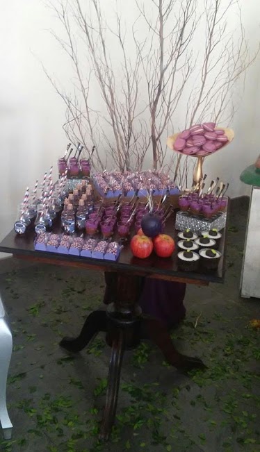 Snow White and Wicked Queen Party - Birthday Party Ideas ...