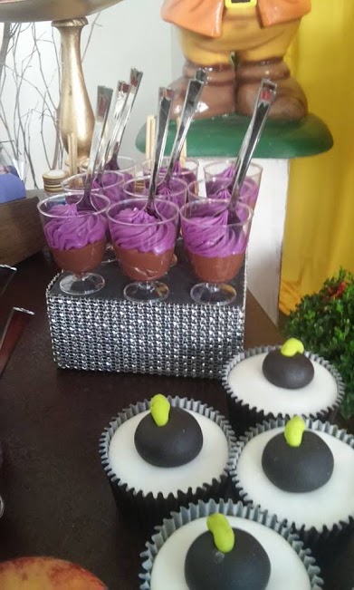 Snow White and Wicked Queen Party - Birthday Party Ideas ...