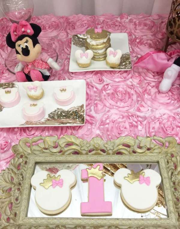 Charming Minnie Mouse Birthday Party - Birthday Party ...