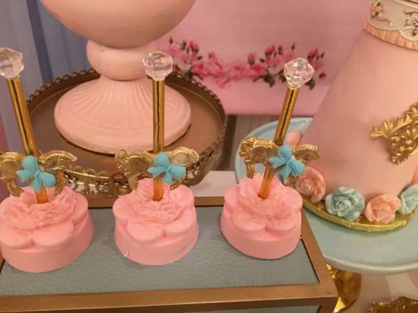 Charming-Carousel-Birthday-Party-Sweets
